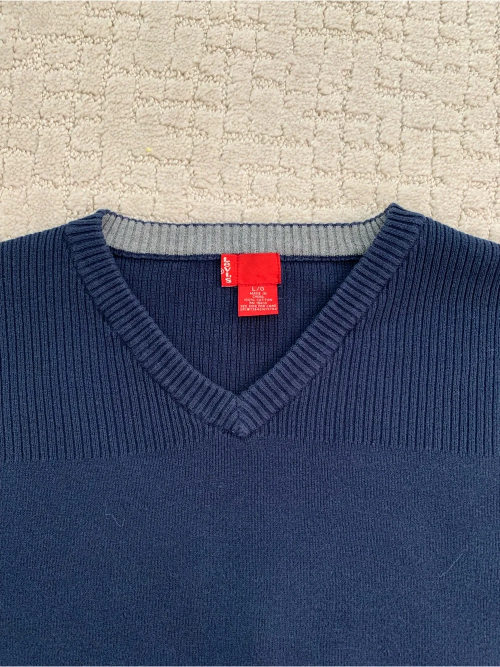 Levi’s Men's V-Neck Sweater Pullover in Navy Size L/G 100% Cotton